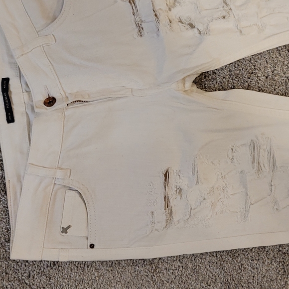 Pull&Bear white distressed jeans - Picture 5 of 9